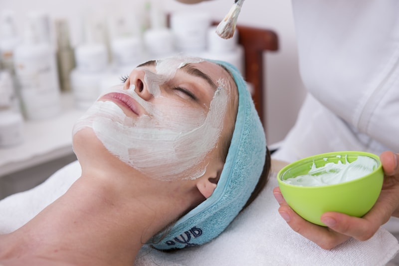 Manucure naturelle dans une ambiance douce et premium