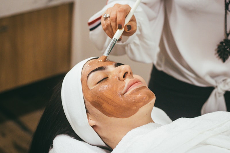 Soin du visage apaisant en institut de beauté