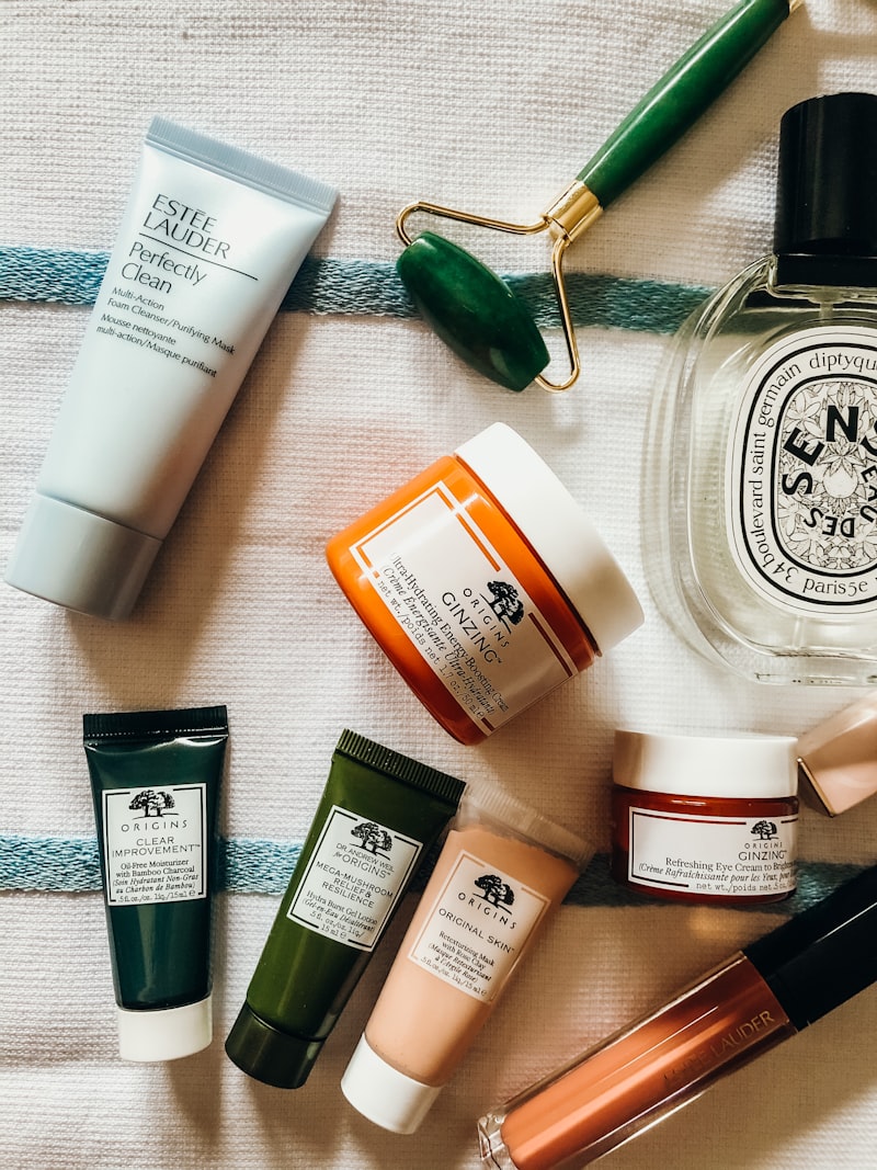 Textures cosmétiques naturelles et flacons de soin